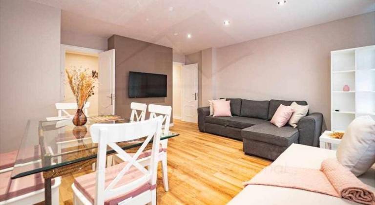 Apartment with 2 rooms for 6 persons in Gijon