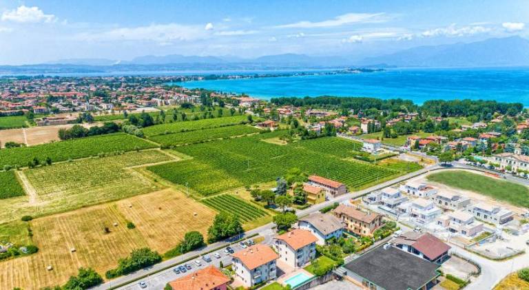 Beautiful holiday apartment with pool | Pet-friendly in Pozzolengo