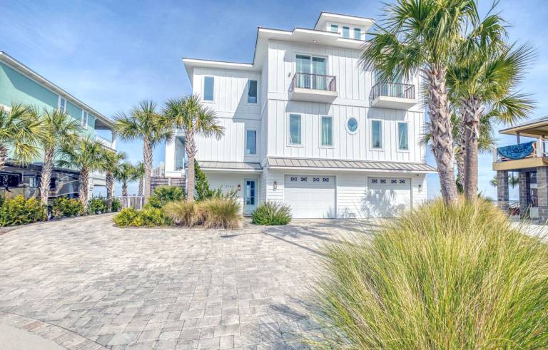 Children-friendly pleasant vacation home with yard, private pool & grill | Garden view | Beach nearby | Dogs allowed — photo 5