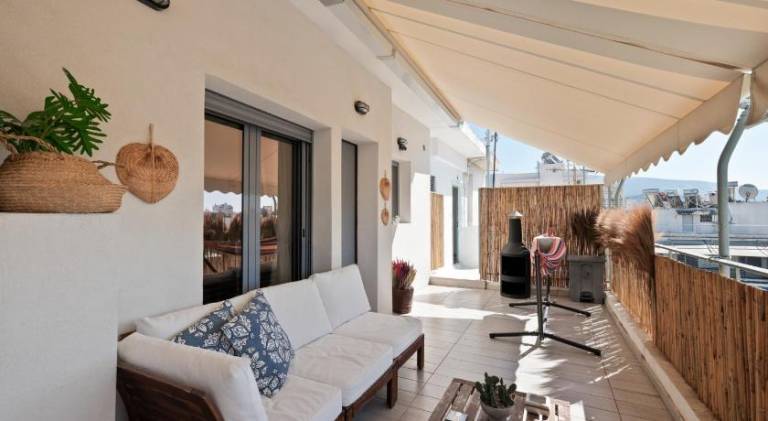 Rental apartment with terrace in Athens