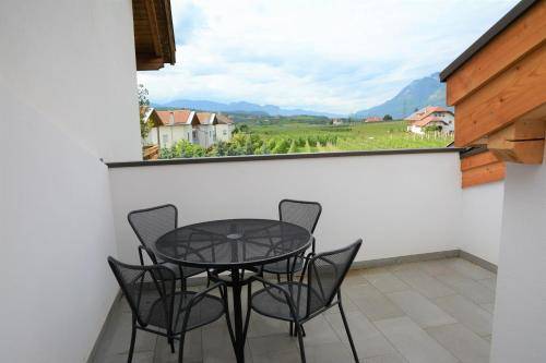 Apartment with garden, terrace & barbeque — photo 4