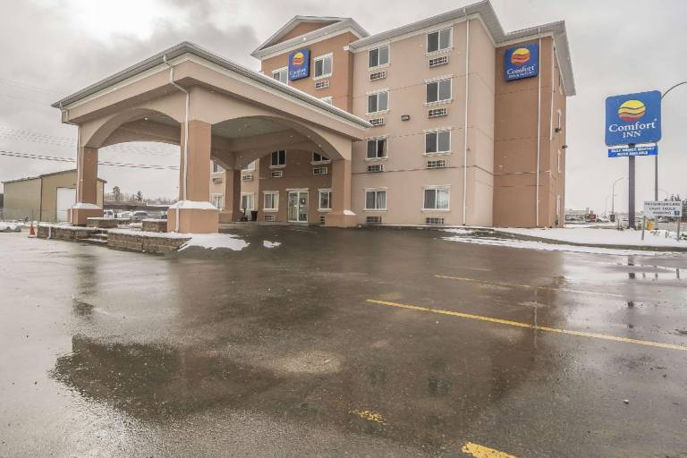 Comfort Inn & Suites in Edson, AB