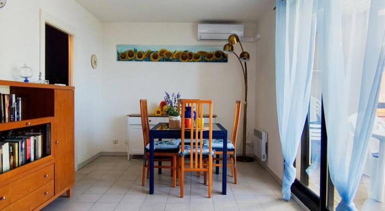 Rental apartment with patio & private pool — photo 4