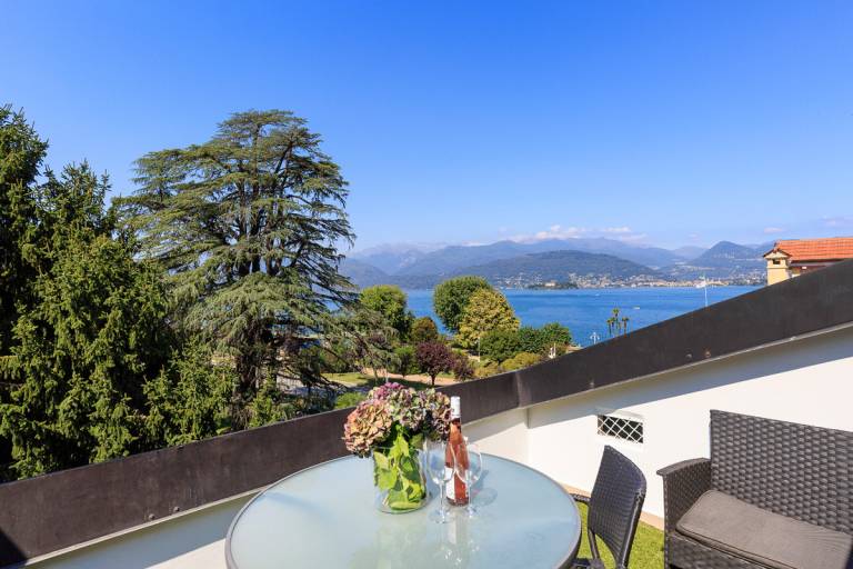 Ferienwohnung mit Hund inStresa Lago Maggiore f&uuml;r max. 2 Personen