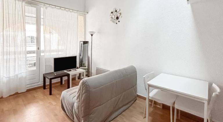Holiday apartment with 2 rooms for 4 persons in Mauguio