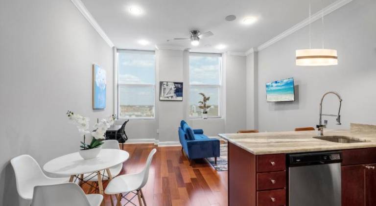 Rental apartment with pool in Philadelphia, PA