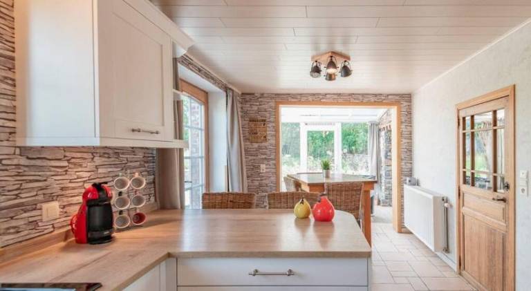 House with hot tub & pool | Pets allowed — photo 4