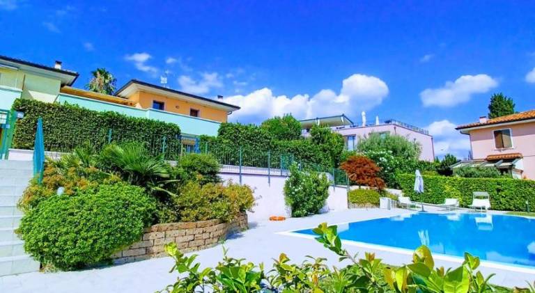 Villa with pool | Dogs allowed in Torri del Benaco