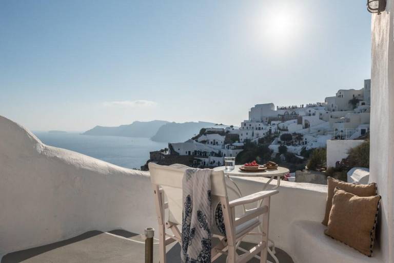 Family-oriented lovely villa with jacuzzi & terrace | Suitable for remote work | Pets allowed — photo 4