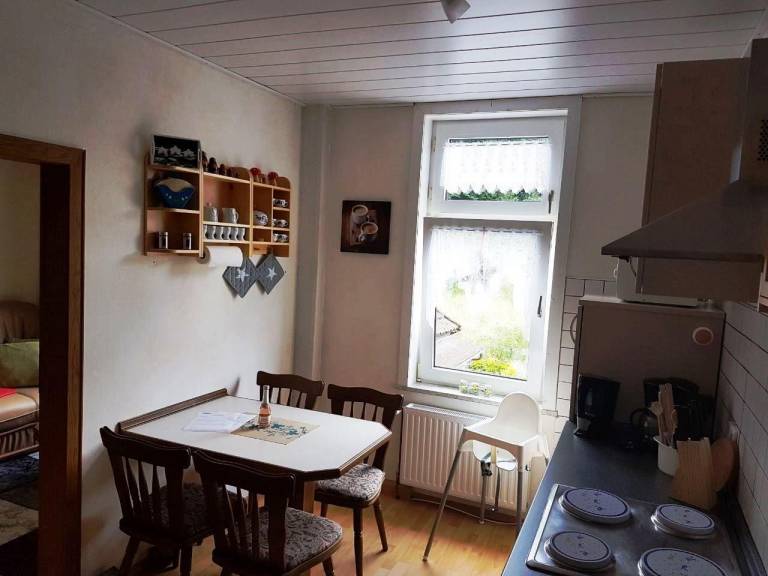 Family-friendly pleasant rental apartment with patio, yard & barbecue | Pets allowed — photo 4