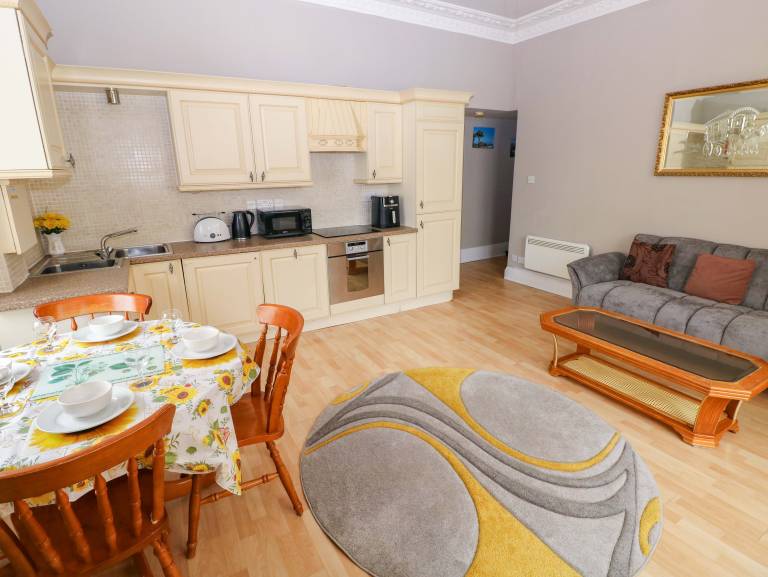 Family-oriented nice cottage | Beach view | Beach nearby | Pets allowed — photo 5