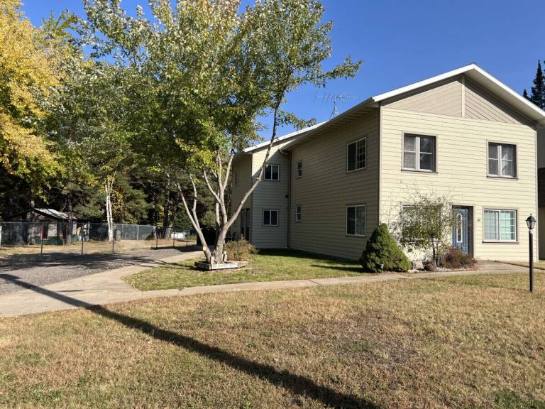 Apartment Three Lakes