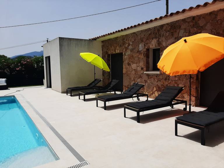 Villa with yard, private pool & barbecue | Pool view — photo 2