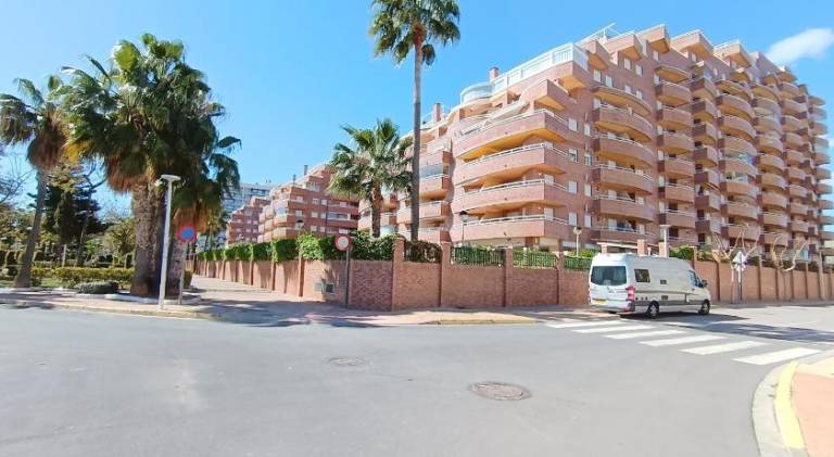 Fully equipped rental apartment with terrace, pool & yard | Beach nearby | Pet-friendly — photo 4