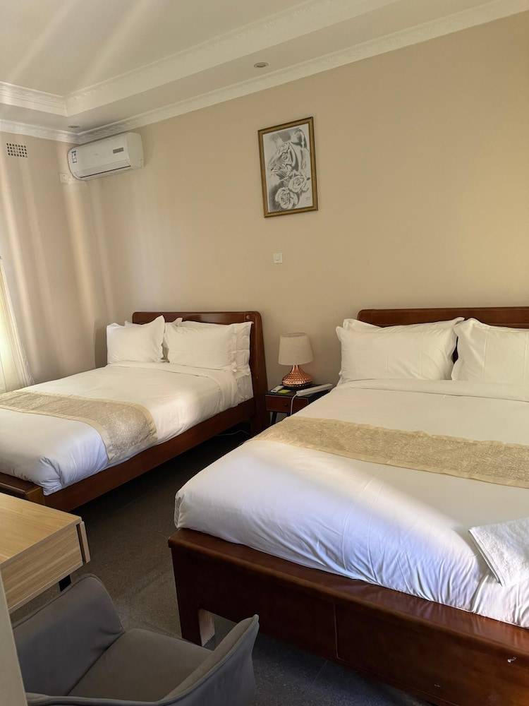 Lodge  Chudleigh
