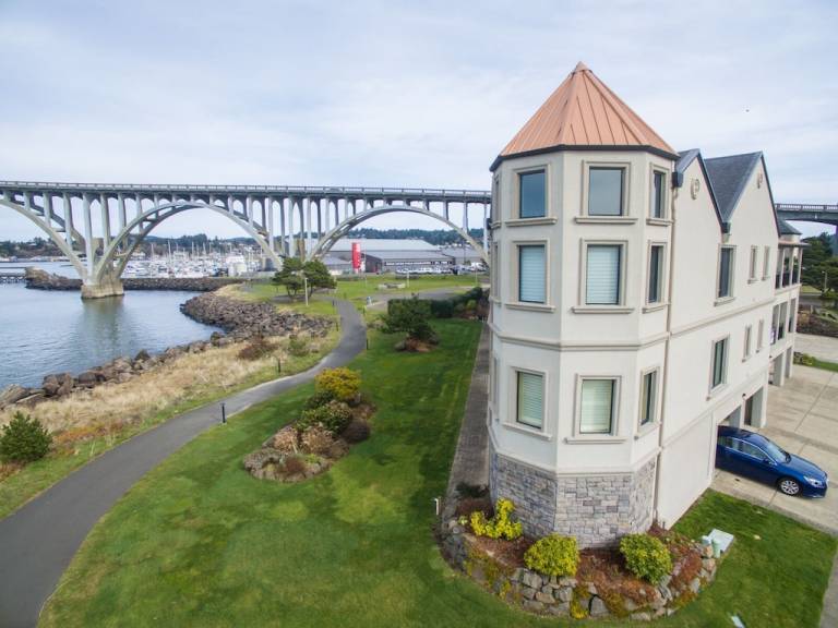 Condo Newport