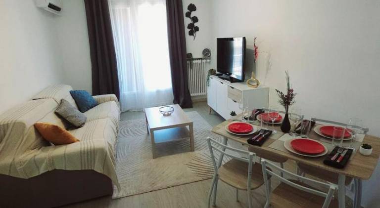 Rental apartment with 2 rooms for 6 persons in Biot