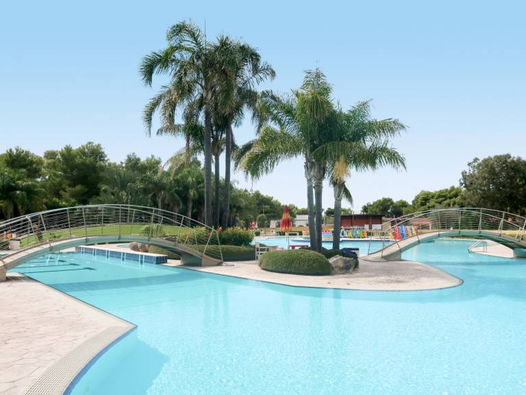 Family-friendly charming vacation home with pool, barbeque & terrace | Pets allowed — photo 2