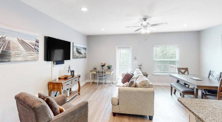 Fully equipped house with private pool | Perfect for remote work | Dogs allowed in Bay City, AL