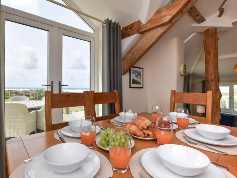 Cottage with garden | Water view — photo 4
