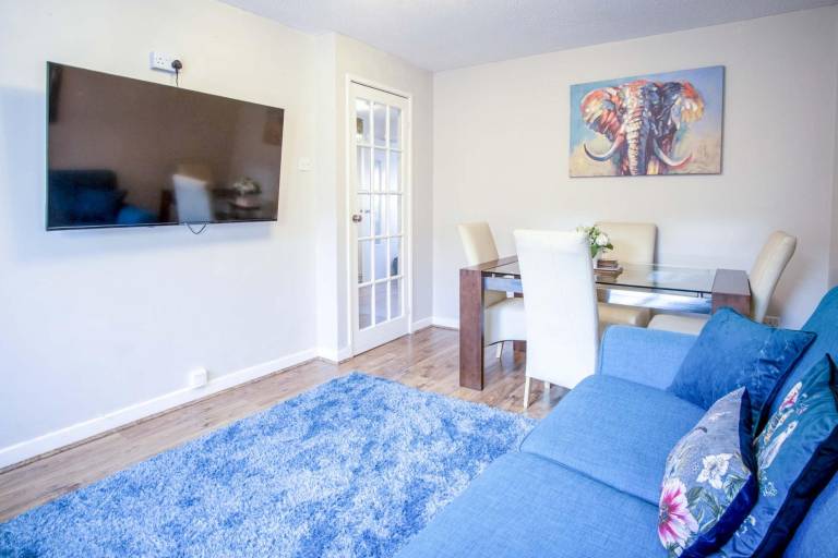 Family-oriented vacation home with hot tub & garden | Pet-friendly — photo 2