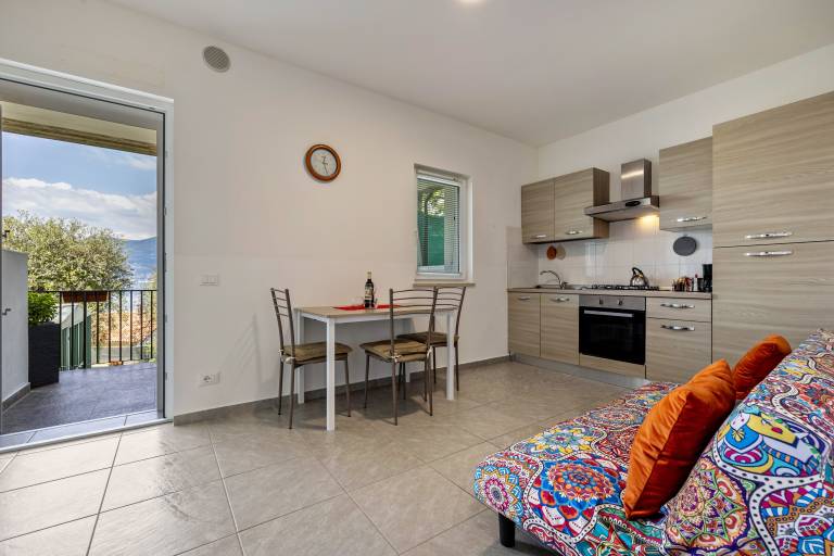 Apartment 'Casa Maria' with Lake View, Private Garden and Wi-Fi in San Giovanni di Fassa