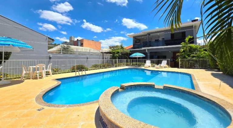 Vacation home with jacuzzi & pool | Good for workation in Sao Roque