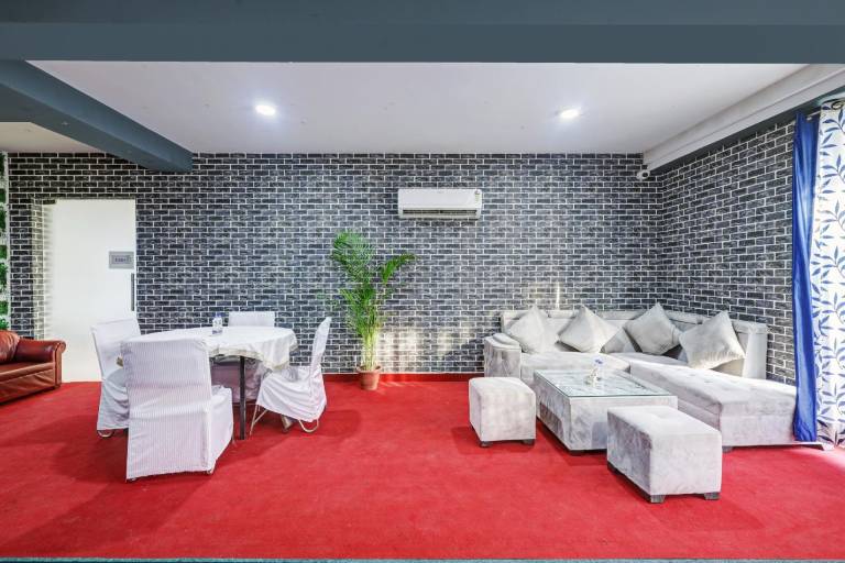 Super Townhouse Tipsyy Near Bestech Central Square Mall — photo 3