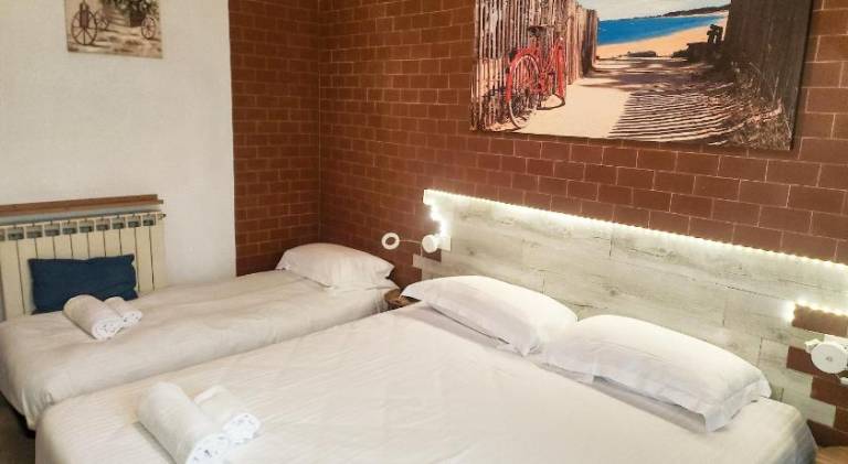 Apartment with 2 rooms for 6 persons — photo 2