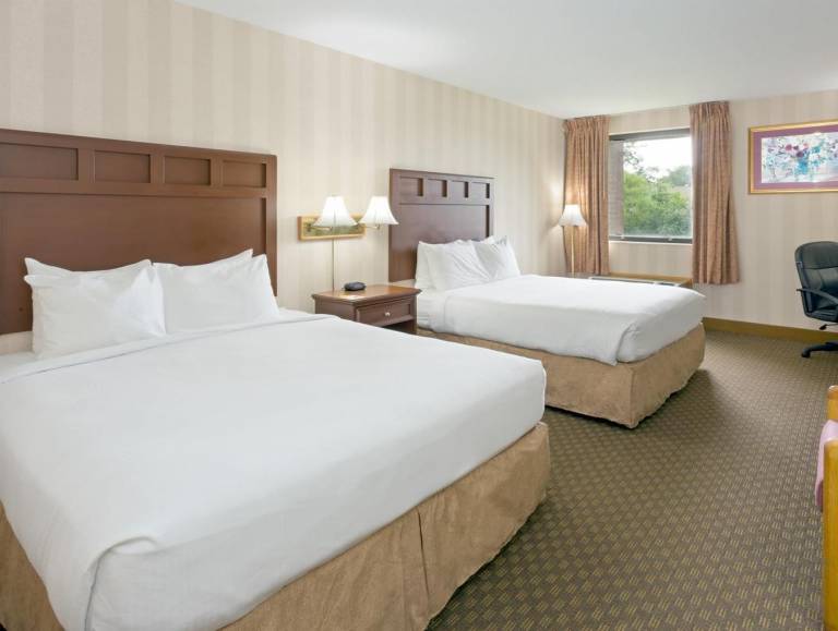 Days Inn & Suites by Wyndham Northwest Indianapolis