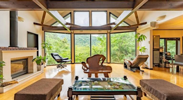 Villa with 4 rooms for 16 persons in Hakone