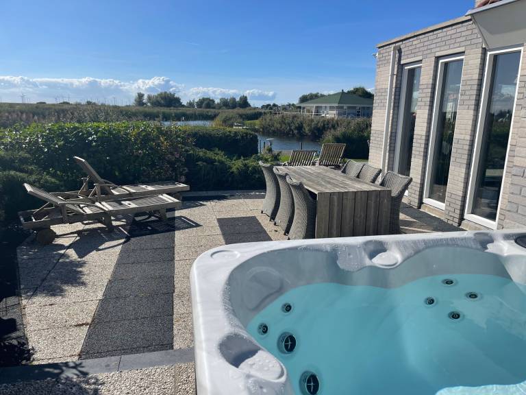Apartment mit Whirlpool und Sauna