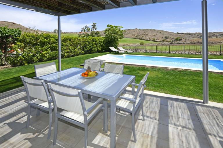 Wonderful house with terrace, private pool & yard | Pet-friendly — photo 4