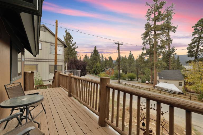 Family-friendly pleasant cabin with BBQ & hot tub | Lake view | Pets allowed — photo 2