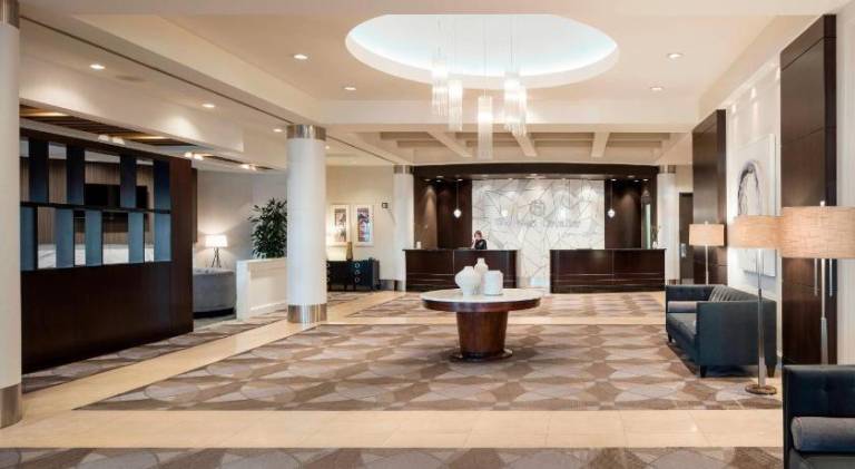 Sheraton Cavalier Calgary Hotel — photo 2