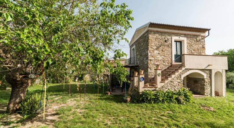 Pleasant house with patio & yard | Pets are welcome in Castellabate