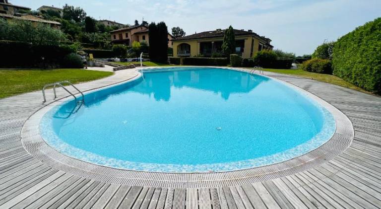 Suite and Pool in Torri del Benaco