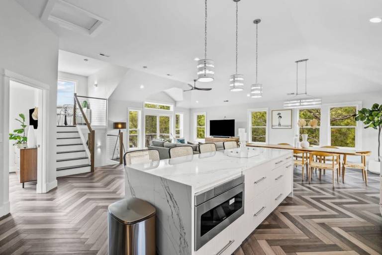 Family-oriented wonderful vacation home with garden, fast internet & barbecue | Sea view | Beach nearby | Pet-friendly in Outer Banks, NC