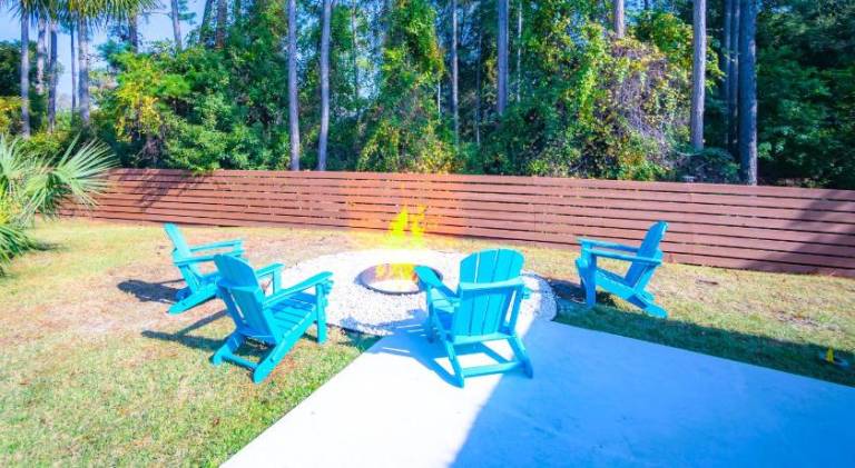 Pleasant vacation home with pool & hot tub | Pets allowed — photo 5