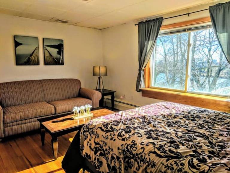 Apartment  Strawberry Hill