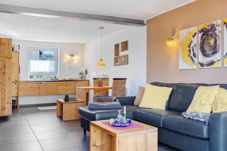 Apartment with fast internet, patio & yard | Garden view | Suitable for remote work — photo 2