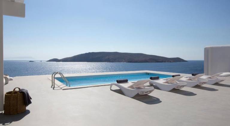 Beautiful villa with private pool, yard & BBQ | Close to the beach | Pet-friendly in Mykonos