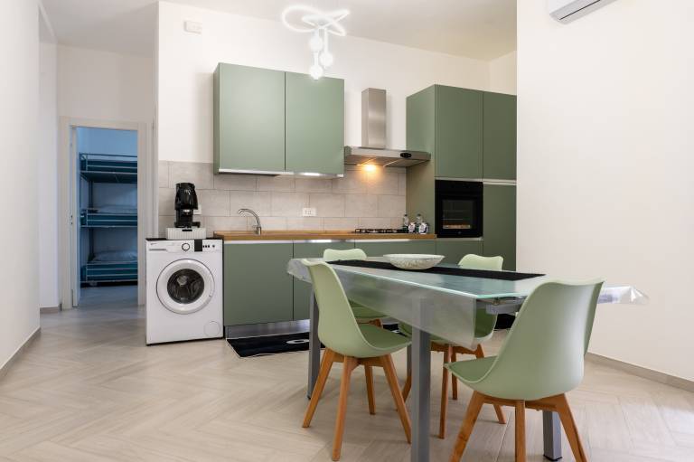 Olympo House Apartment with Balcony, Sea View, Wi-Fi, and Air Conditioning — photo 2