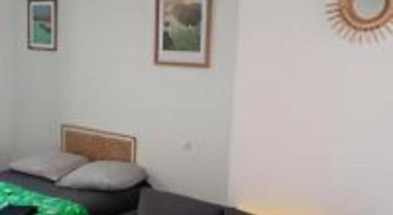 Holiday apartment with terrace | Pet-friendly in Tinqueux