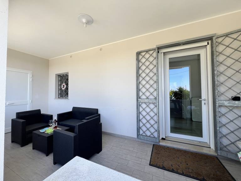 Villa with barbecue, garden & jacuzzi — photo 3