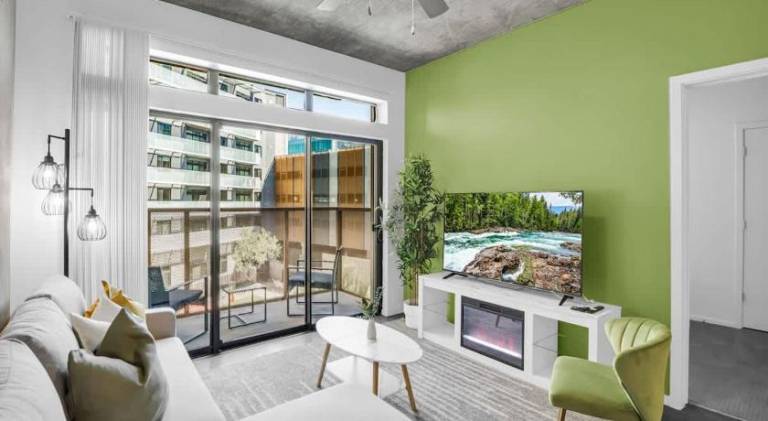 Apartment with pool | Pet-friendly in Phoenix, AZ