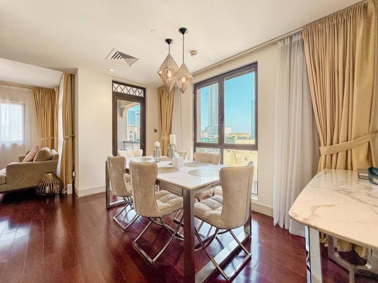 Vacation home with jacuzzi & pool | Near Burj Khalifa | Suitable for remote work | Dogs allowed — photo 4