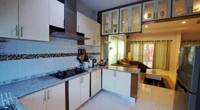 Villa with garden, private pool & terrace | Good for workation — photo 4