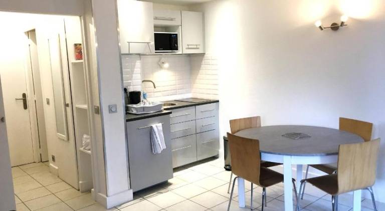 Serviced apartment with terrace & garden — photo 4