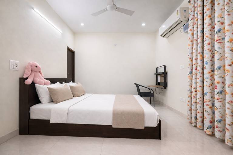 Private flat w Garden & Balcony Work Friendly